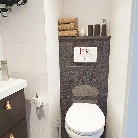 Monteur-fremdenzimmer - Petit Quartier * Merenberg