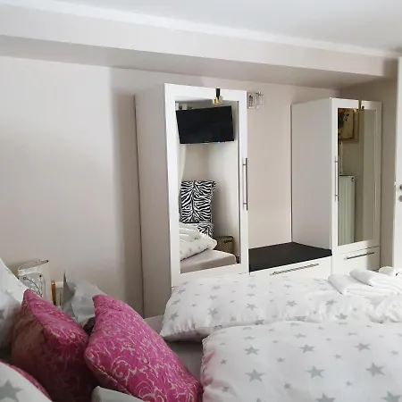 Couette-café Monteur-fremdenzimmer - Petit Quartier *