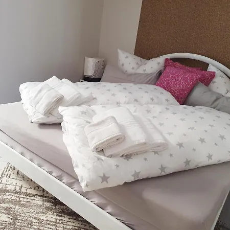 Monteur-fremdenzimmer - Petit Quartier * Merenberg