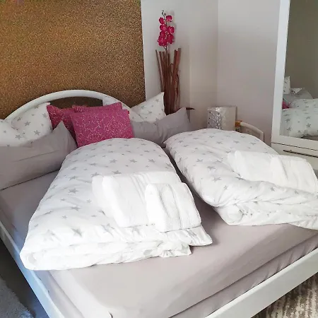 Monteur-fremdenzimmer - Petit Quartier * Merenberg