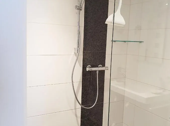 Monteur-fremdenzimmer - Petit Quartier Bed & Breakfast *