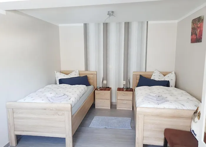 Bed & Breakfast Monteur-fremdenzimmer - Petit Quartier *