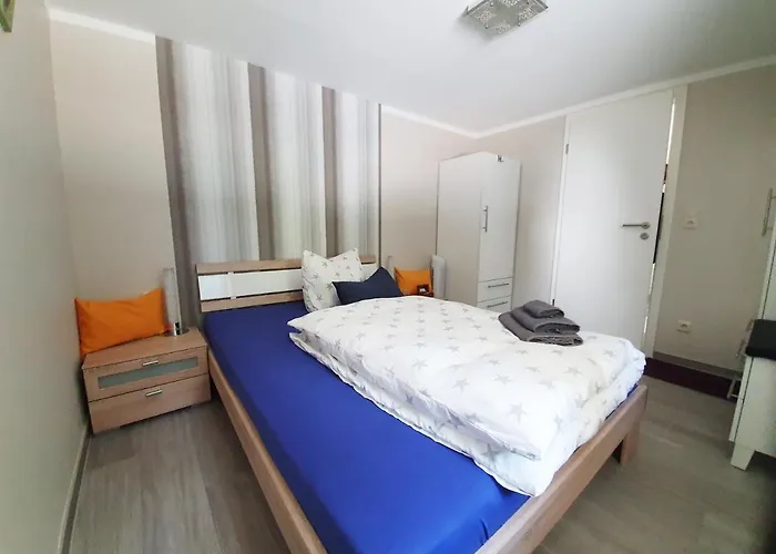 Bed & Breakfast Monteur-fremdenzimmer - Petit Quartier