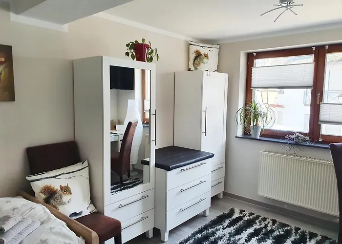Monteur-fremdenzimmer - Petit Quartier * Merenberg