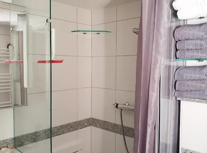 Bed & Breakfast Monteur-fremdenzimmer - Petit Quartier